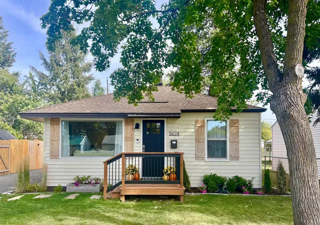 Photo 1 of Single family home for sale at 5624 N Alberta St, Spokane, WA 99205 | MLS# 202625053 | Listing updated on 2026-10-12