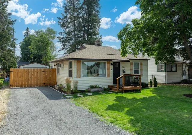 Photo 2 of Single family home for sale at 5624 N Alberta St, Spokane, WA 99205 | MLS# 202625053 | Listing updated on 2026-10-07