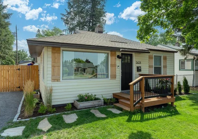 Photo 3 of Single family home for sale at 5624 N Alberta St, Spokane, WA 99205 | MLS# 202625053 | Listing updated on 2026-10-07