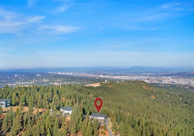 Photo 3 of Single family home for sale at 4021 S Ghering Ln, Spokane, WA 99223 | MLS# 202625072 | Listing updated on 2026-10-09
