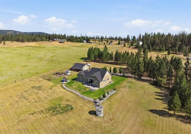 Photo 3 of Single family home for sale at 5748 Jergens Rd, Nine Mile Falls, WA 99026 | MLS# 202625076 | Listing updated on 2026-10-08