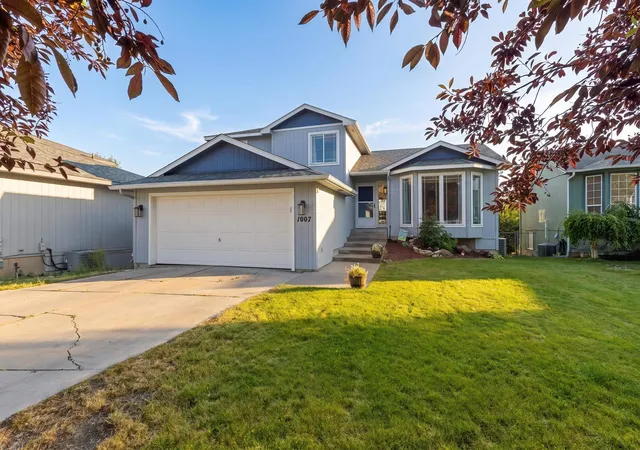 Photo 1 of Single family home for sale at 1007 N Stanley St, Medical Lake, WA 99022 | MLS# 202625094 | Listing updated on 2026-10-08