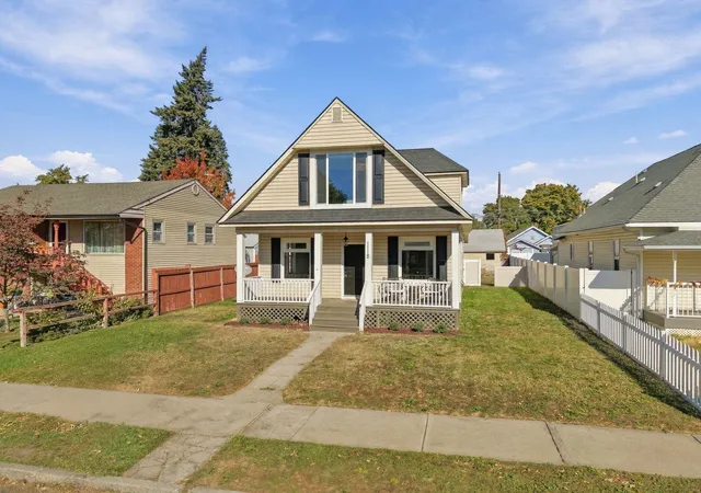 Single family home for sale at 1118 W Jackson Ave, Spokane, WA 99205 | MLS# 202625095
