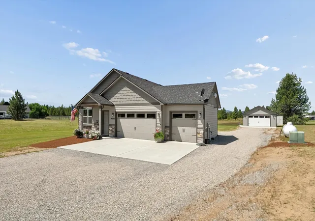 Photo 4 of Single family home for sale at 40215 N Sunnyside Ln, Deer Park, WA 99006 | MLS# 202625096 | Listing updated on 2026-10-01