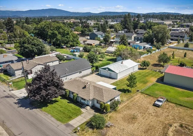 Photo 1 of Single family home for sale at 9522 E Valleyway Ave, Spokane Valley, WA 99206 | MLS# 202625098 | Listing updated on 2026-10-22