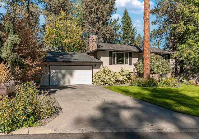 Photo 1 of Single family home for sale at 806 W Teal Ave, Spokane, WA 99218 | MLS# 202625099 | Listing updated on 2026-10-08