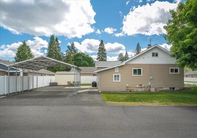Photo 2 of Single family home for sale at 517 S Felts Rd, Spokane Valley, WA 99206 | MLS# 202625123 | Listing updated on 2026-10-08