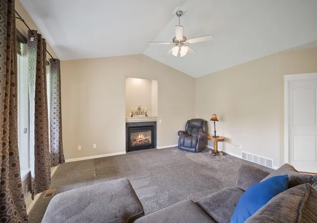 Photo 4 of Sale Pending at 417 S Reese Ln, Spokane Valley, WA 99216 | MLS# 202625133 | Listing updated on 2026-10-06