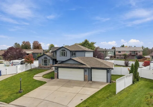 Photo 3 of Single family home for sale at 1708 E Houghton Ct, Spokane, WA 99217 | MLS# 202625136 | Listing updated on 2026-10-08