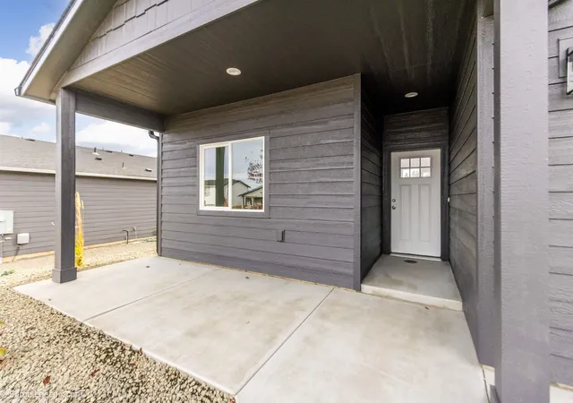 Photo 3 of Single family home for sale at 1006 Steptoe View Ln, Cheney, WA 99004 | MLS# 202625139 | Listing updated on 2026-10-08