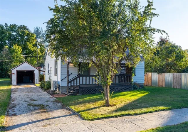 Photo 2 of Single family home for sale at 807 W Main Ave, Chewelah, WA 99109 | MLS# 202625146 | Listing updated on 2026-10-08