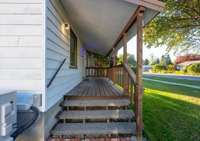 Photo 3 of Single family home for sale at 807 W Main Ave, Chewelah, WA 99109 | MLS# 202625146 | Listing updated on 2026-10-08