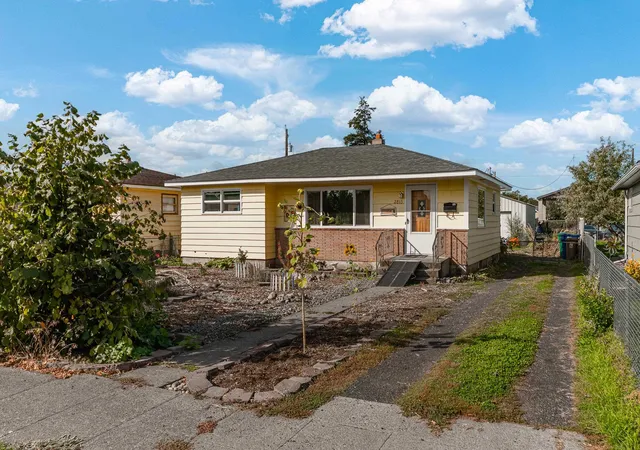 Photo 1 of Single family home for sale at 2813 N Stone St, Spokane, WA 99207 | MLS# 202625148 | Listing updated on 2026-10-08