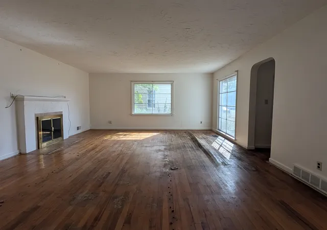 Photo 3 of Single family home for sale at 5106 N Monroe St, Spokane, WA 99205 | MLS# 202625151 | Listing updated on 2026-10-09