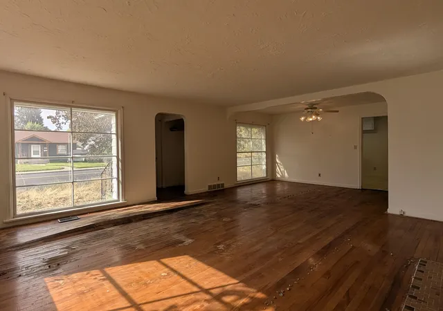 Photo 3 of Single family home for sale at 5106 N Monroe St, Spokane, WA 99205 | MLS# 202625151 | Listing updated on 2026-10-09