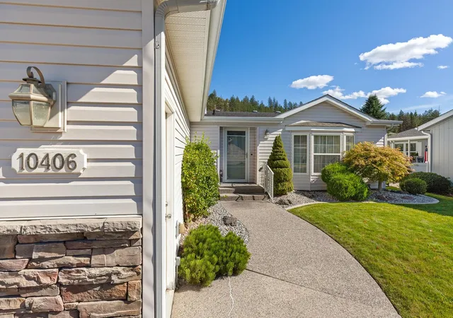 Photo 2 of Manufactured home for sale at 10406 N Jacqueline Ln, Nine Mile Falls, WA 99026 | MLS# 202625184 | Listing updated on 2026-10-08