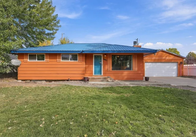 Photo 1 of Sale Pending at 18925 E Sprague Ave, Spokane Valley, WA 99016 | MLS# 202625187 | Listing updated on 2026-10-08
