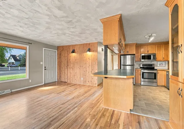 Photo 4 of Sale Pending at 18925 E Sprague Ave, Spokane Valley, WA 99016 | MLS# 202625187 | Listing updated on 2026-10-08