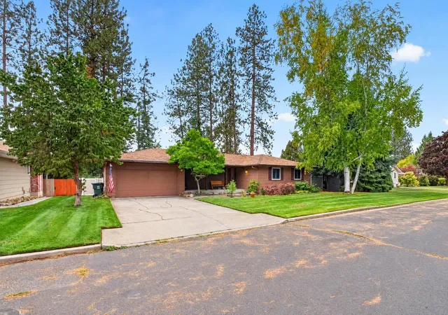 Photo 2 of Single family home for sale at 10117 N Larchwood St, Spokane, WA 99208 | MLS# 202625206 | Listing updated on 2026-10-08