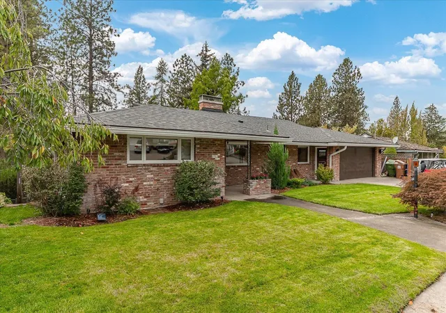 Photo 2 of Single family home for sale at 2521 W Dell Dr, Spokane, WA 99208 | MLS# 202625210 | Listing updated on 2026-10-08
