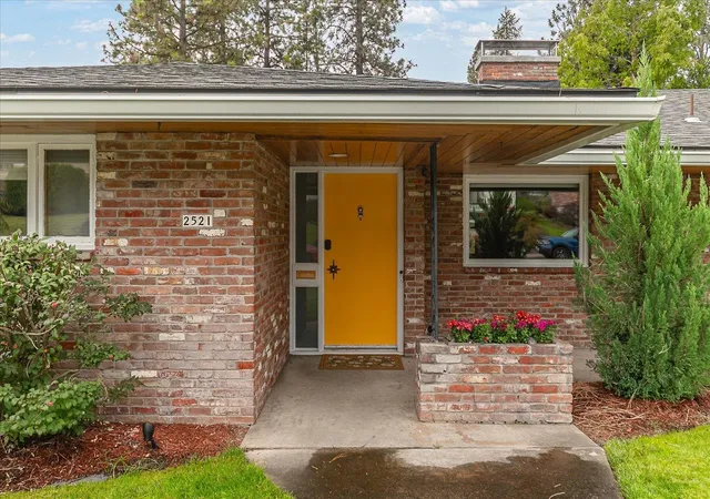 Photo 3 of Single family home for sale at 2521 W Dell Dr, Spokane, WA 99208 | MLS# 202625210 | Listing updated on 2026-10-08