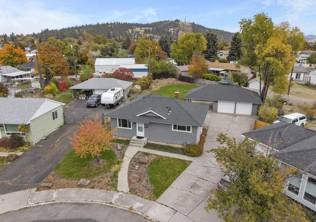Photo 3 of Single family home for sale at 2310 N Upriver Ct, Spokane, WA 99217 | MLS# 202625219 | Listing updated on 2026-10-28