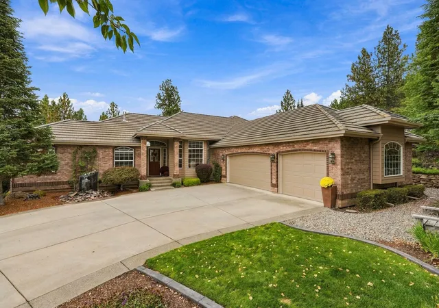 Photo 1 of Single family home for sale at 720 N Lancashire Ln, Liberty Lake, WA 99019 | MLS# 202625225 | Listing updated on 2026-10-02