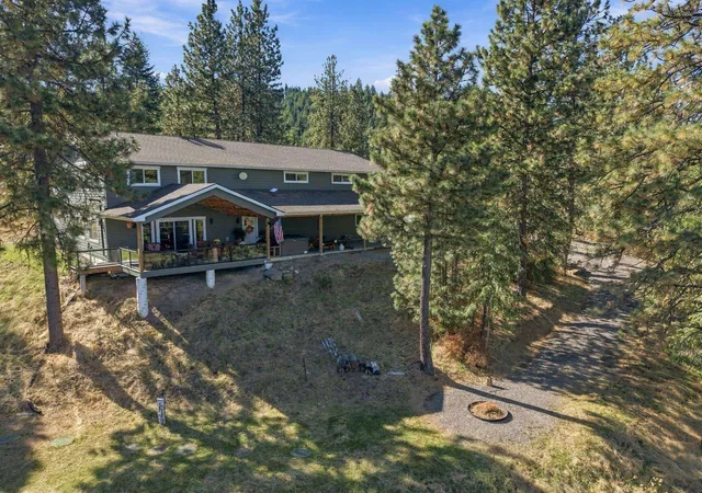 Single family home for sale at 6807 S Bridle Ln, Greenacres, WA 99016 | MLS# 202625228