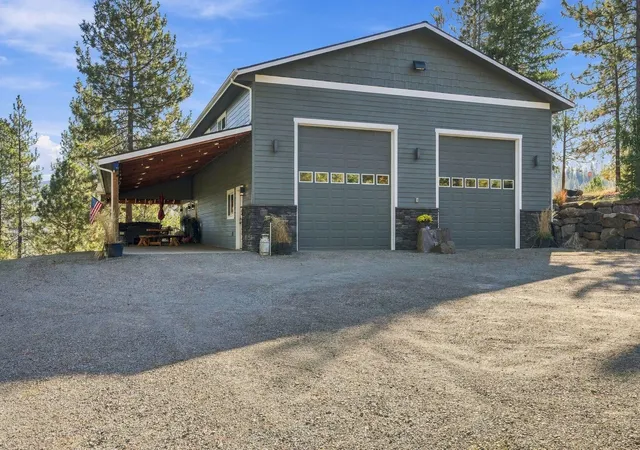Photo 2 of Single family home for sale at 6807 S Bridle Ln, Greenacres, WA 99016 | MLS# 202625228 | Listing updated on 2026-10-08