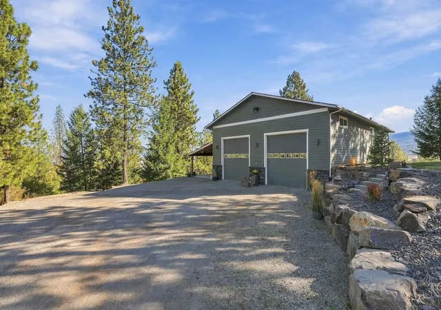 Photo 3 of Single family home for sale at 6807 S Bridle Ln, Greenacres, WA 99016 | MLS# 202625228 | Listing updated on 2026-10-17