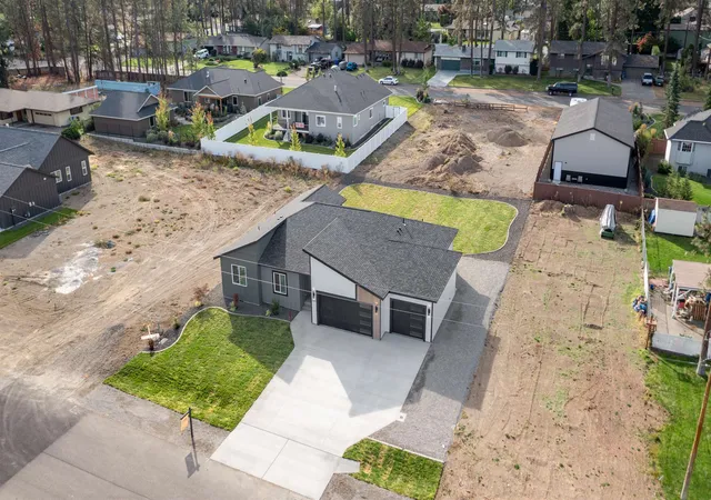 Photo 3 of Single family home for sale at 11120 E 27th Avenue, Spokane Valley, WA 99206 | MLS# 202625236 | Listing updated on 2026-10-09