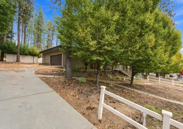 Photo 3 of Single family home for sale at 624 W 5th Street, Cheney, WA 99004 | MLS# 202625242 | Listing updated on 2026-10-09