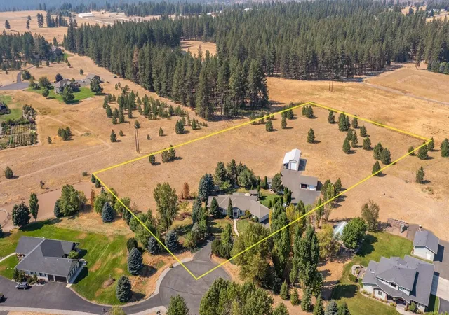 Photo 2 of Single family home for sale at 1708 W Cinnibar Ln, Spokane, WA 99224 | MLS# 202625251 | Listing updated on 2026-10-12