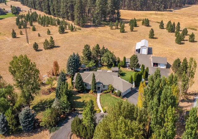 Photo 3 of Single family home for sale at 1708 W Cinnibar Ln, Spokane, WA 99224 | MLS# 202625251 | Listing updated on 2026-10-12