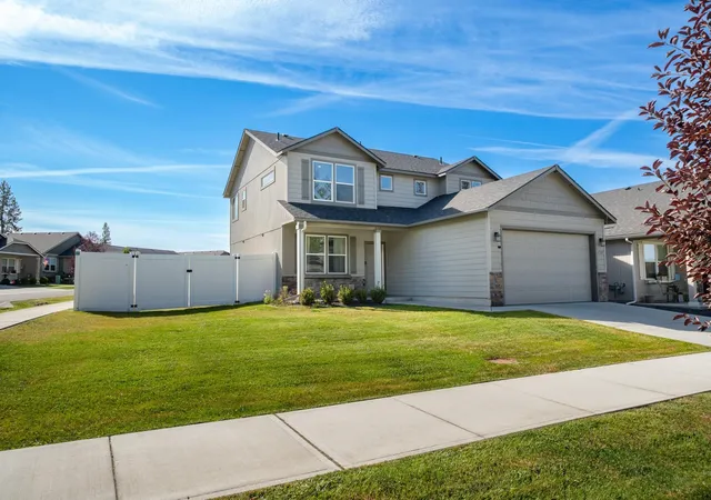 Photo 3 of Single family home for sale at 1718 E Mead Ln, Spokane, WA 99218 | MLS# 202625257 | Listing updated on 2026-10-09
