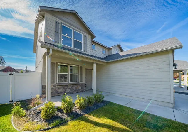 Photo 3 of Sale Pending at 1718 E Mead Ln, Spokane, WA 99218 | MLS# 202625257 | Listing updated on 2026-10-09