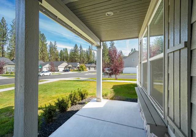 Photo 4 of Sale Pending at 1718 E Mead Ln, Spokane, WA 99218 | MLS# 202625257 | Listing updated on 2026-10-09