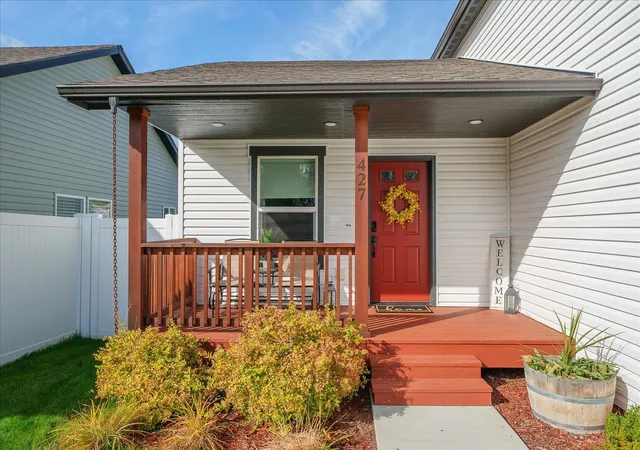 Photo 2 of Single family home for sale at 427 N Calvin Ln, Spokane Valley, WA 99216 | MLS# 202625258 | Listing updated on 2026-10-09