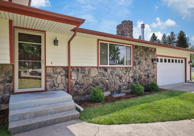 Photo 3 of Single family home for sale at 509 S Cavalier Ct, Greenacres, WA 99016 | MLS# 202625260 | Listing updated on 2026-10-09