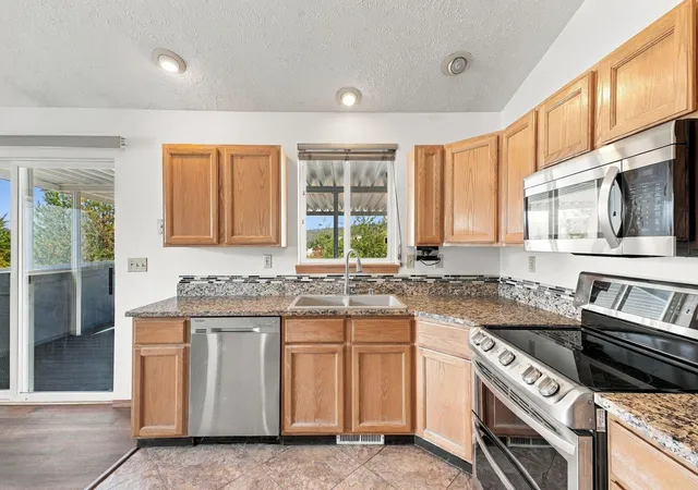 Photo 3 of Single family home for sale at 11119 E Empire Ave, Spokane Valley, WA 99206 | MLS# 202625266 | Listing updated on 2026-10-09