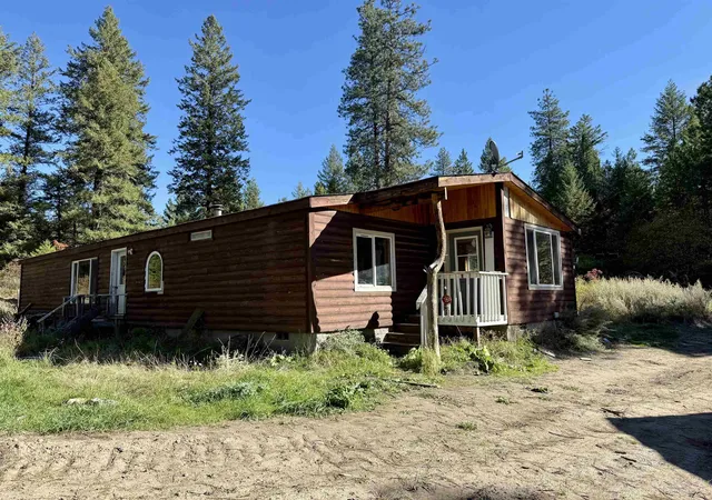 Photo 3 of Manufactured home for sale at 2205 Blue Crk Locke Rd, Addy, WA 99101 | MLS# 202625267 | Listing updated on 2026-10-09