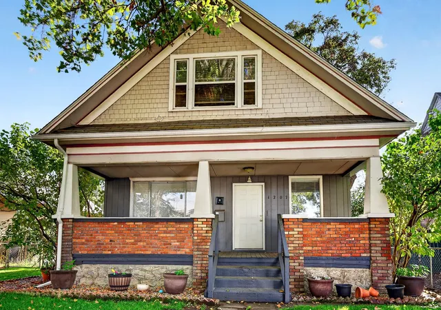 Photo 2 of Multi family home for sale at 1207 W Shannon Ave, Spokane, WA 99205 | MLS# 202625272 | Listing updated on 2026-10-09