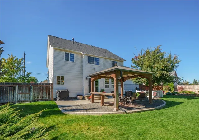 Photo 3 of Single family home for sale at 7614 N F St, Spokane, WA 99208 | MLS# 202625275 | Listing updated on 2026-10-20