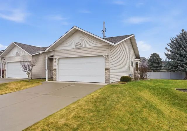 Photo 2 of Single family home for sale at 1948 S Century Ln, Spokane Valley, WA 99037 | MLS# 202625276 | Listing updated on 2026-10-09