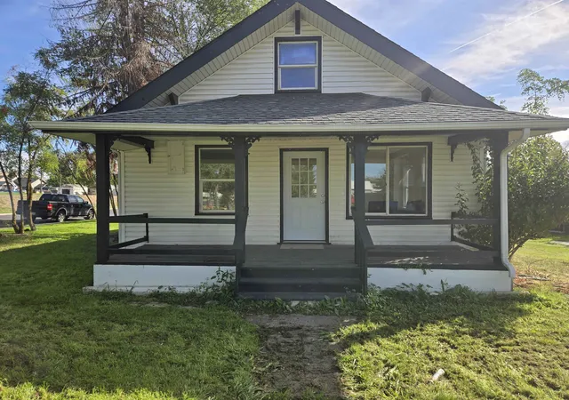 Photo 2 of Single family home for sale at 3228 N Nelson St, Spokane, WA 99207 | MLS# 202625277 | Listing updated on 2026-10-09