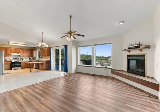 Photo 3 of Single family home for sale at 1012 W Winder Ln, Spokane, WA 99224 | MLS# 202625294 | Listing updated on 2026-10-09
