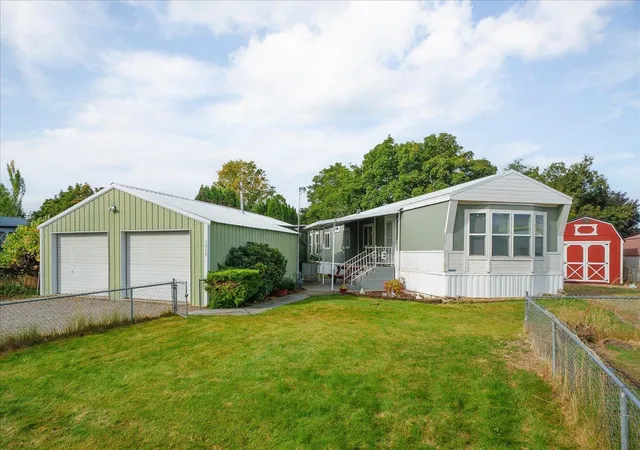 Photo 1 of Sale Pending at 1515 N Hodges Rd, Spokane Valley, WA 99016 | MLS# 202625299 | Listing updated on 2026-10-07