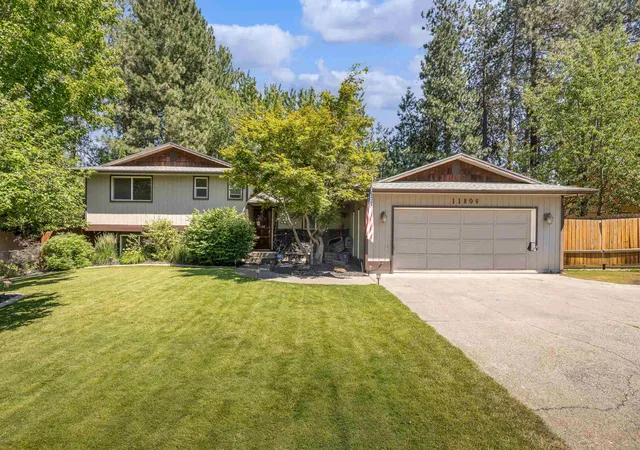 Photo 1 of Single family home for sale at 11806 N Guinevere Dr, Spokane, WA 99218 | MLS# 202625305 | Listing updated on 2026-10-09