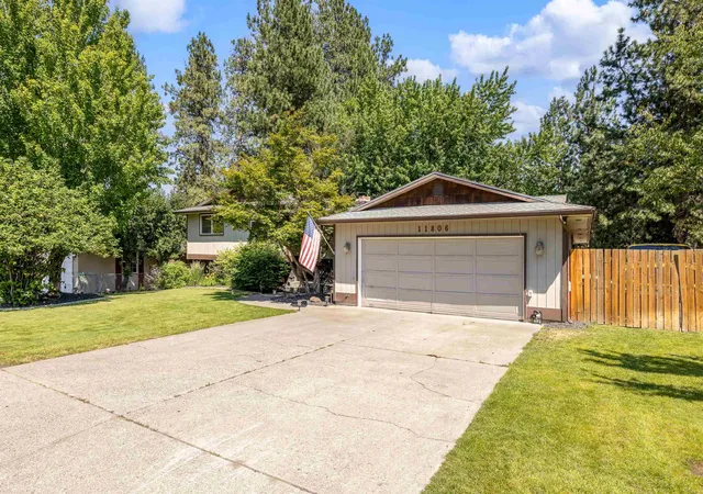 Photo 2 of Single family home for sale at 11806 N Guinevere Dr, Spokane, WA 99218 | MLS# 202625305 | Listing updated on 2026-10-09
