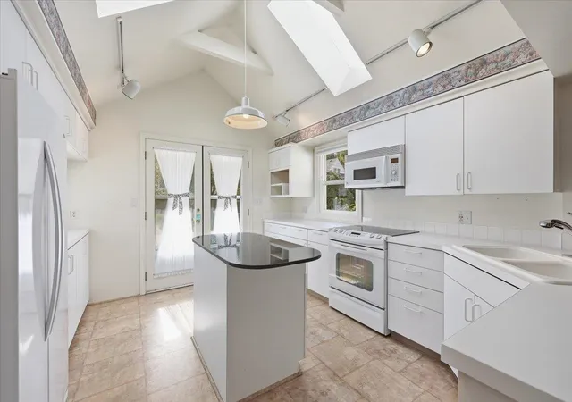 Photo 3 of Single family home for sale at 817 W 26th Avenue, Spokane, WA 99203 | MLS# 202625307 | Listing updated on 2026-10-09